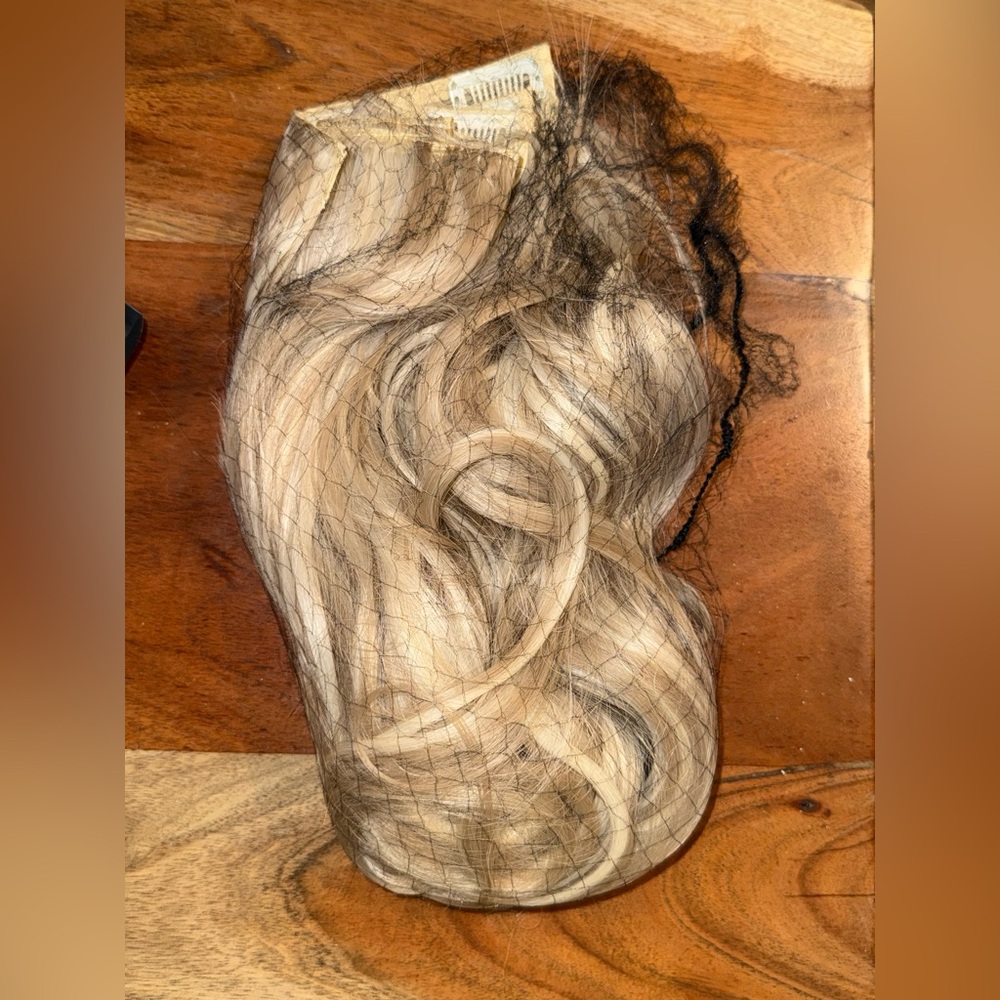 Blonde clip in hair extensions